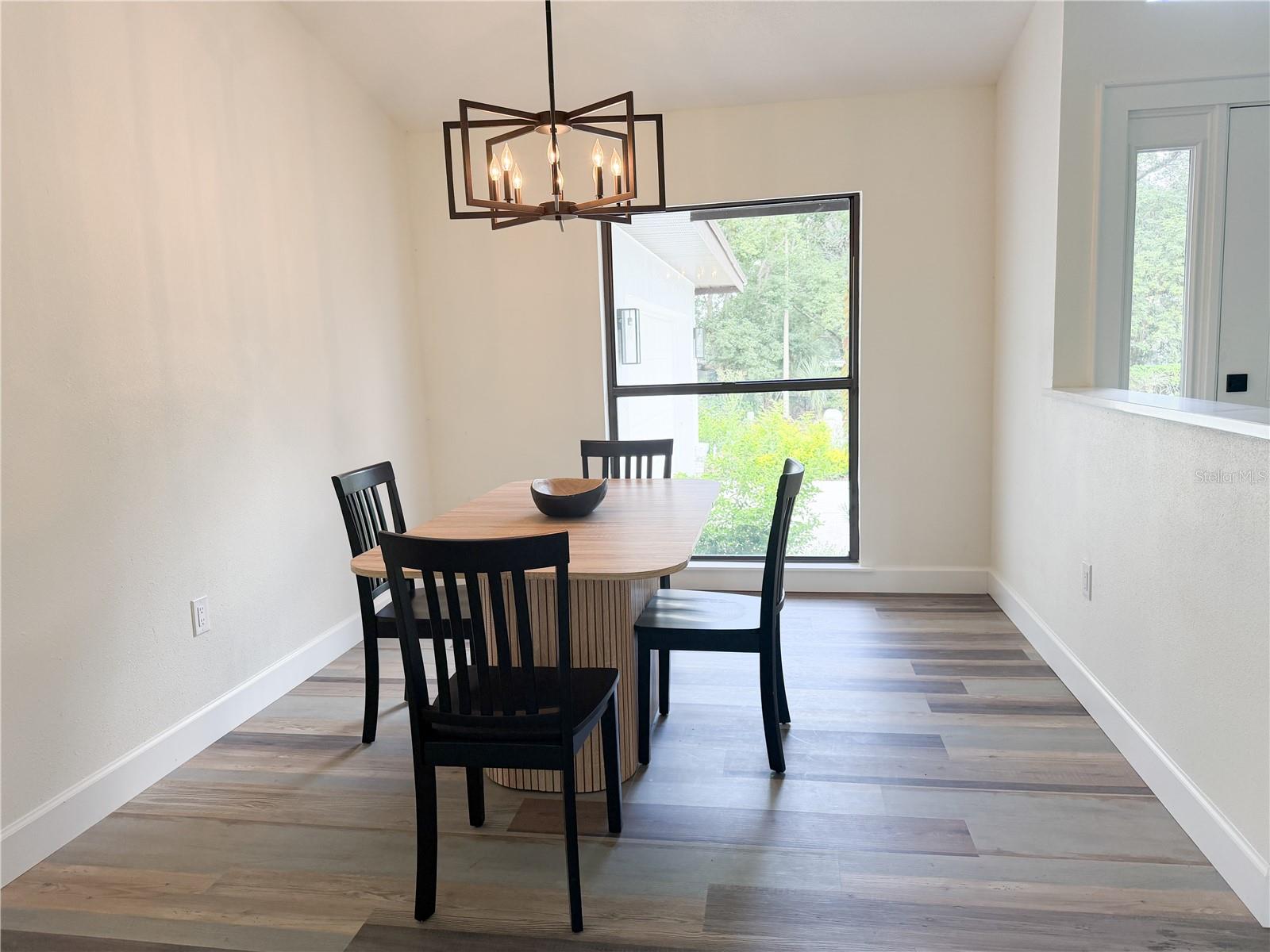 1944 VISTA VIEW DR