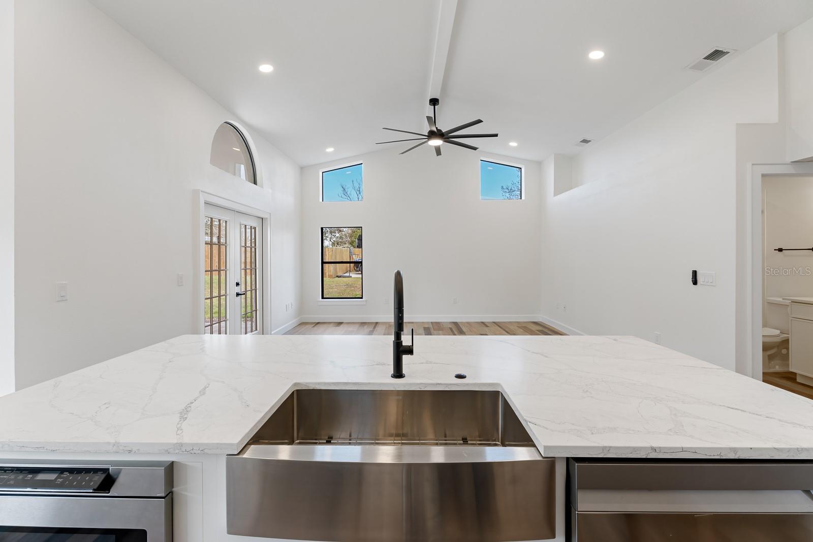 1944 VISTA VIEW DR