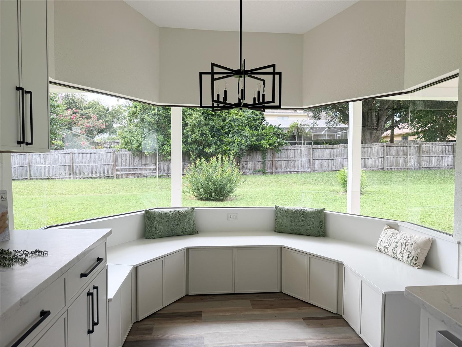 1944 VISTA VIEW DR