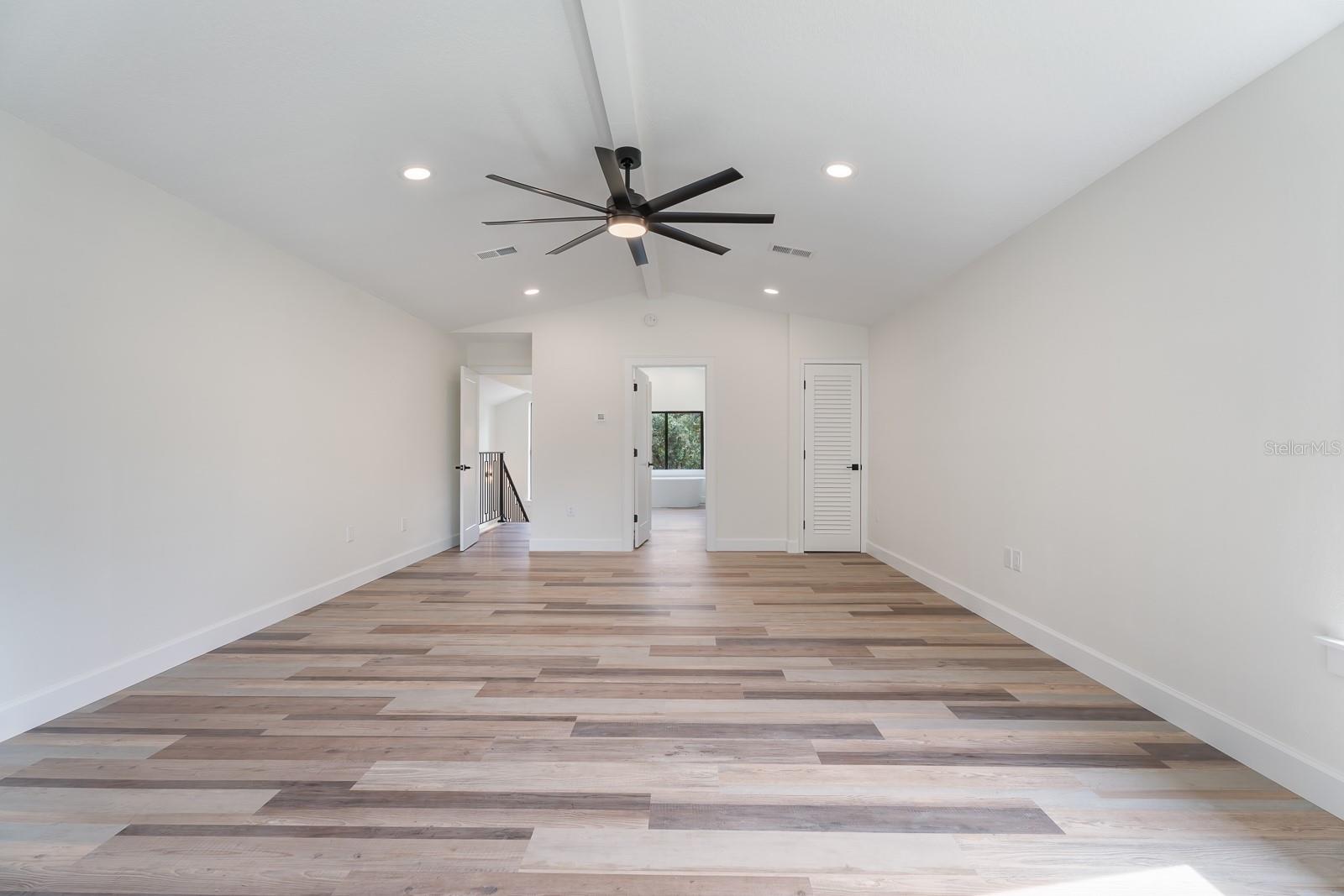 1944 VISTA VIEW DR