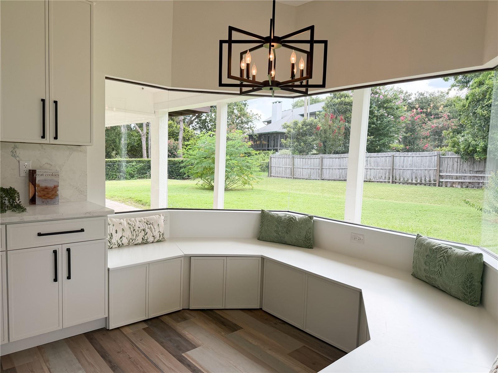 1944 VISTA VIEW DR