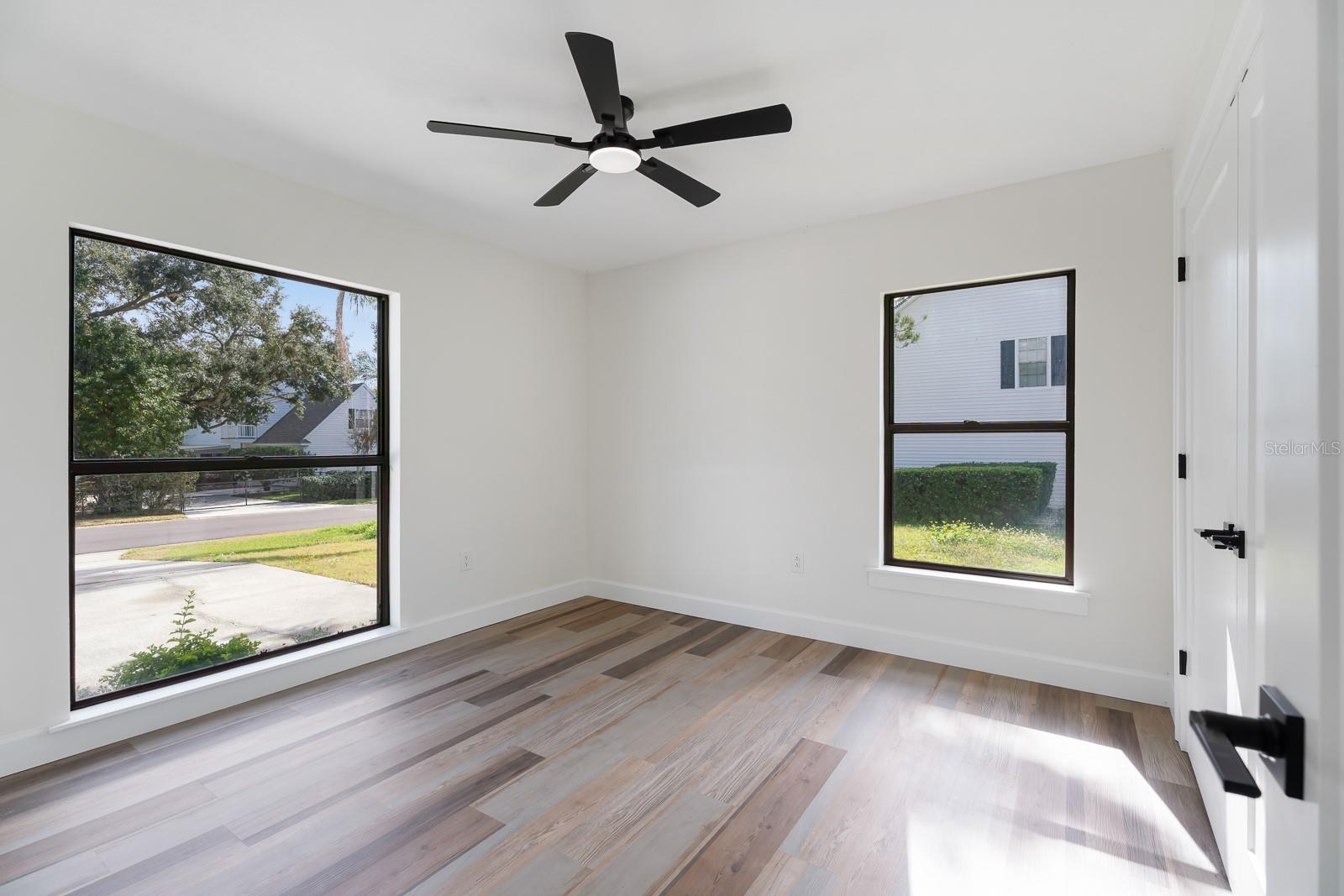 1944 VISTA VIEW DR