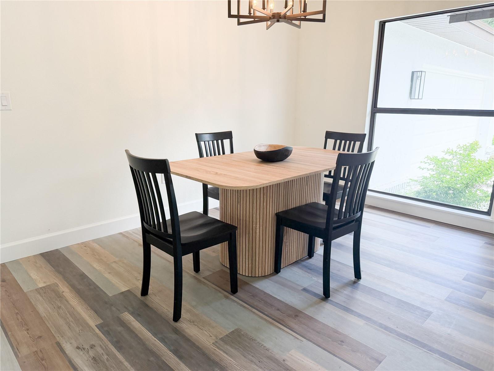 1944 VISTA VIEW DR