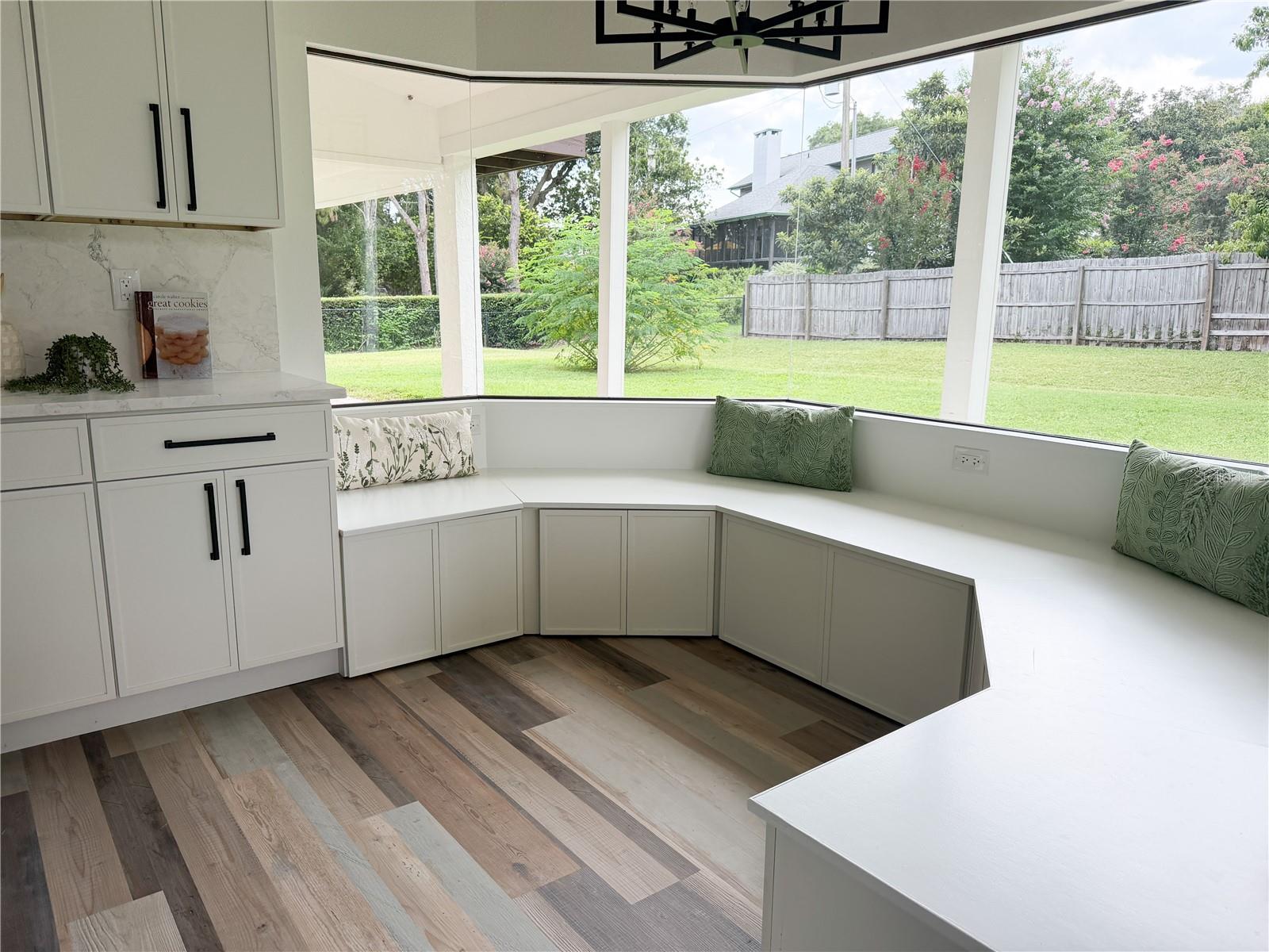 1944 VISTA VIEW DR