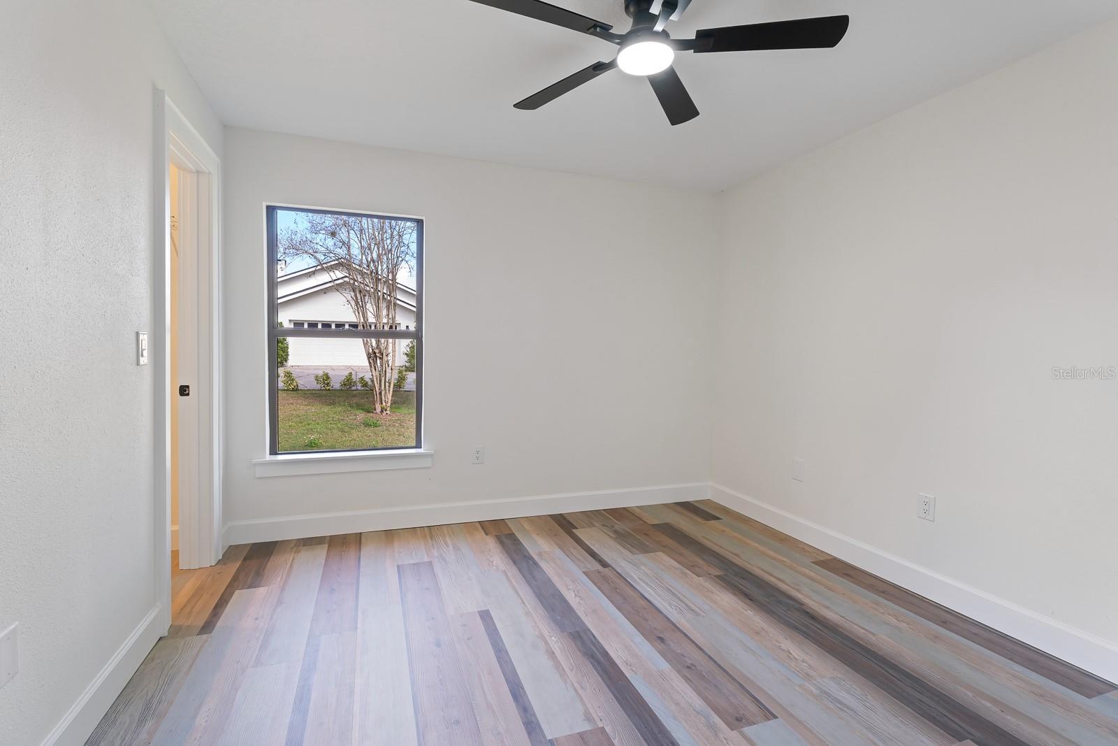 1944 VISTA VIEW DR