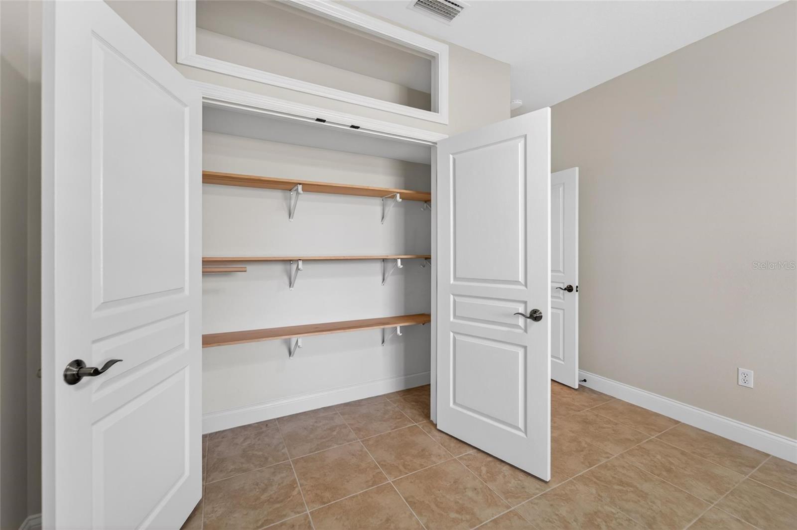 6360 RIVERLAKE CT