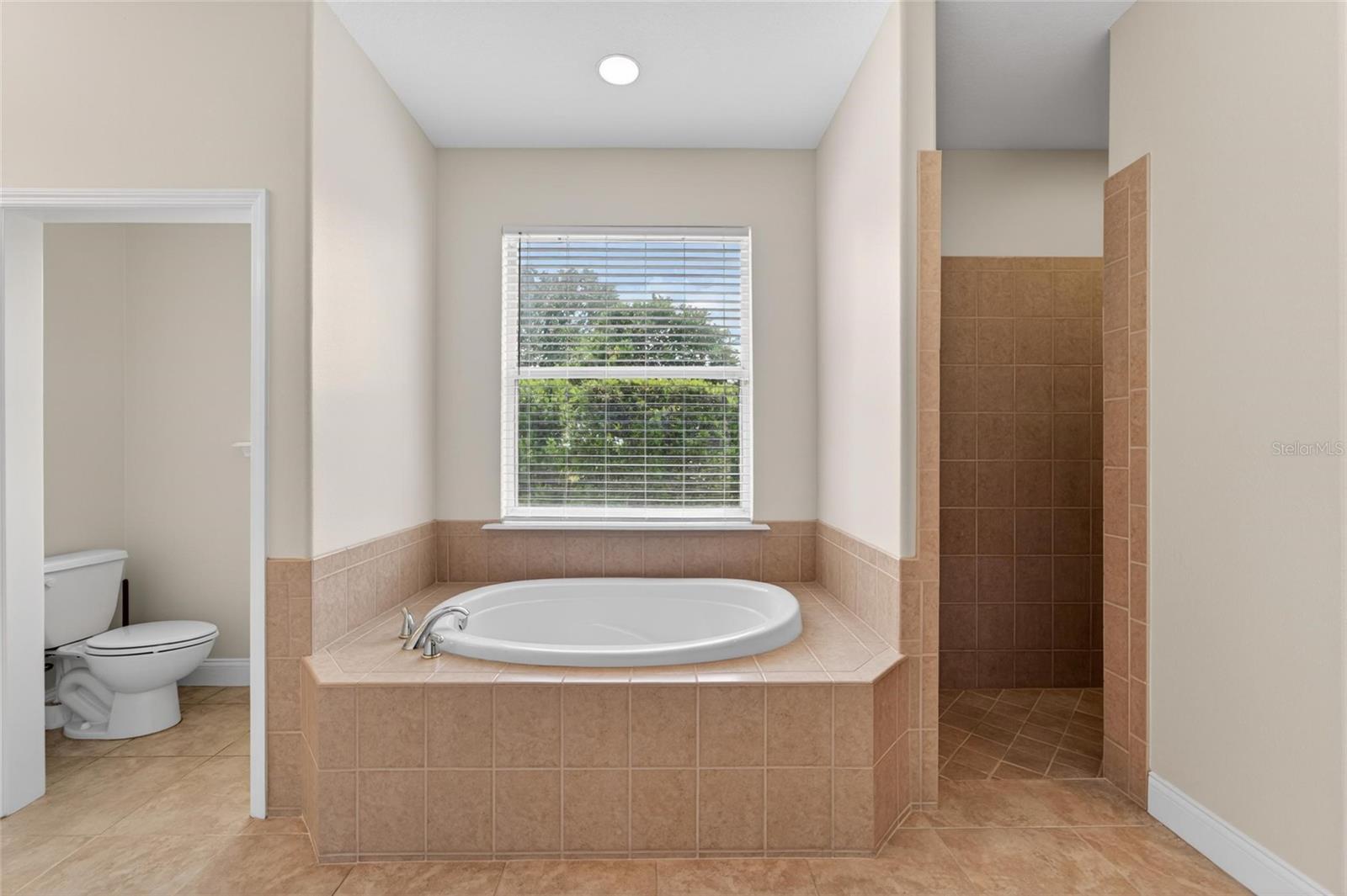 6360 RIVERLAKE CT