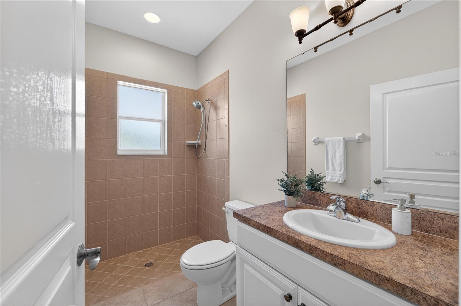 6360 RIVERLAKE CT