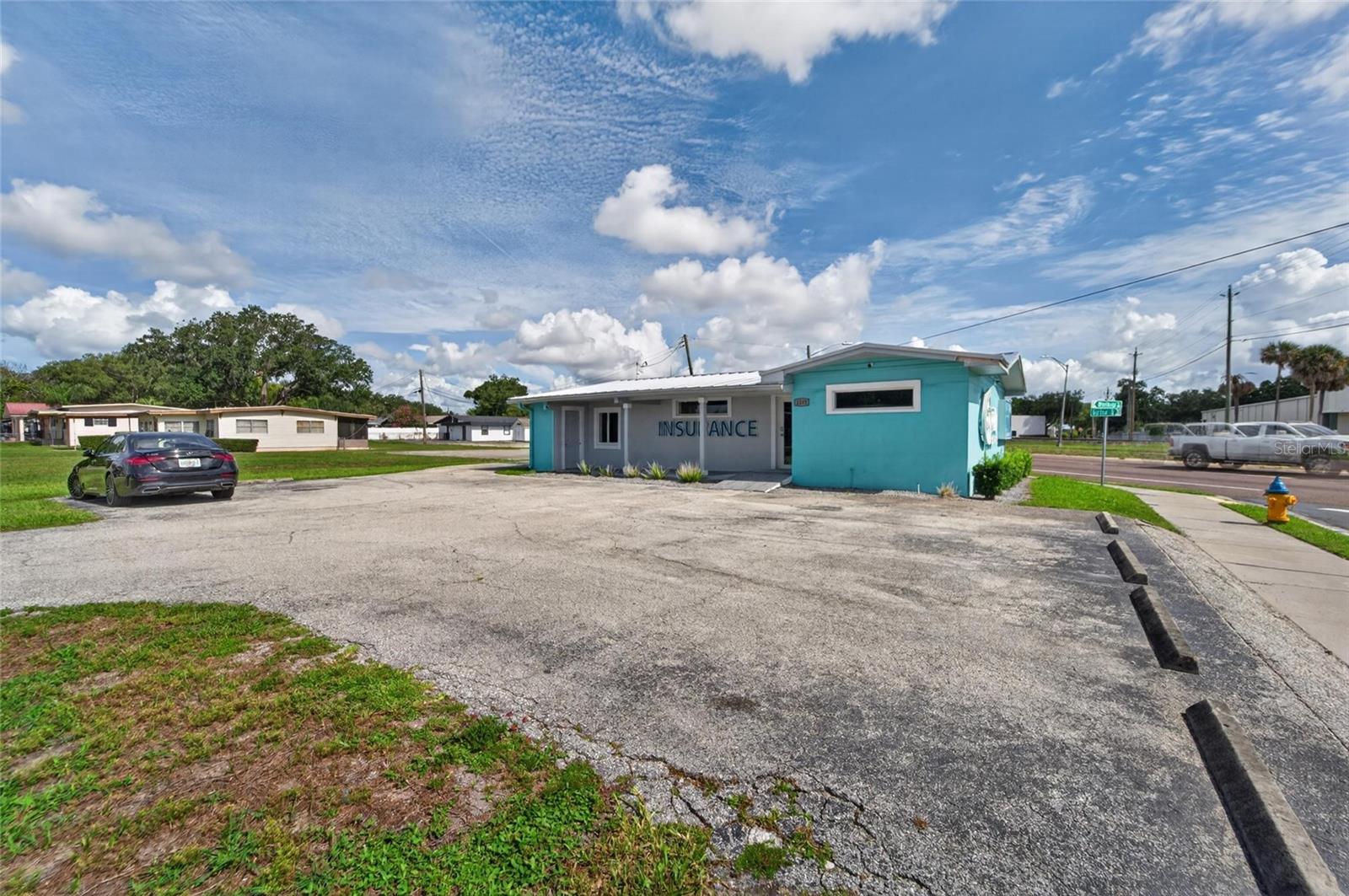 1233 BARTOW RD