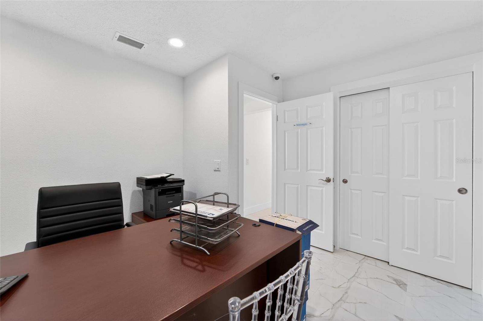 1233 BARTOW RD