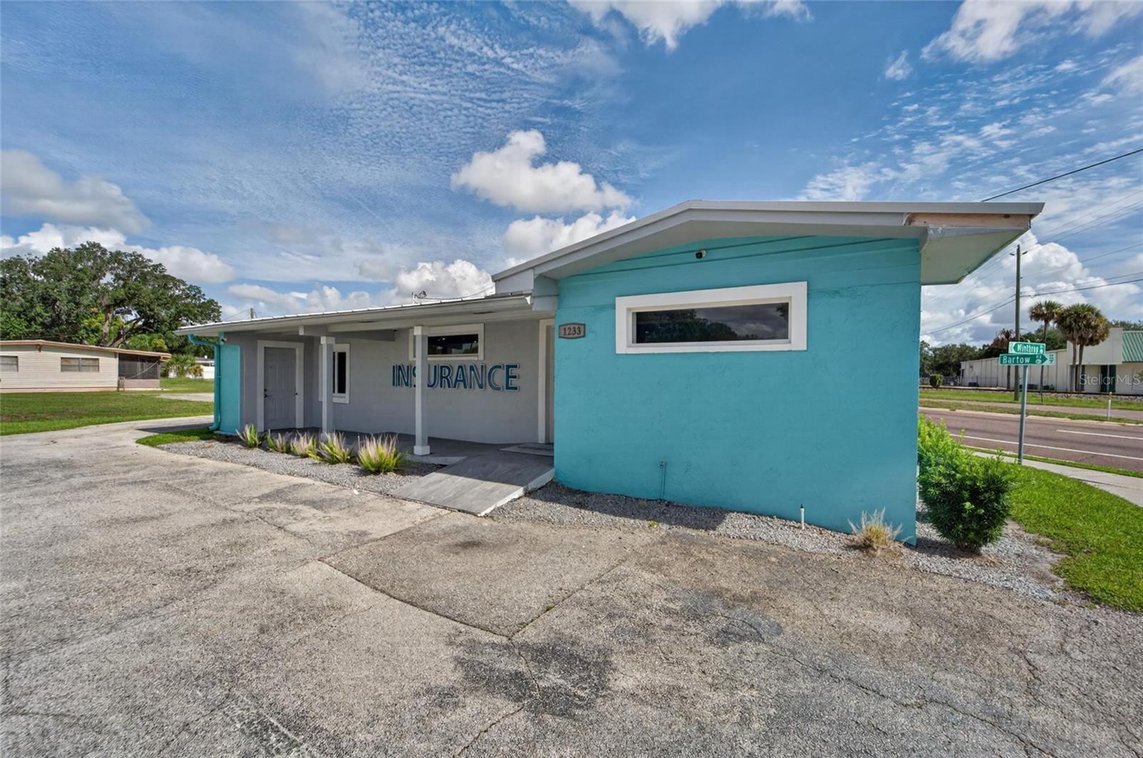 1233 BARTOW RD