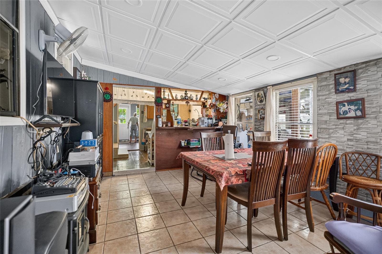 2558 MCINTOSH DR