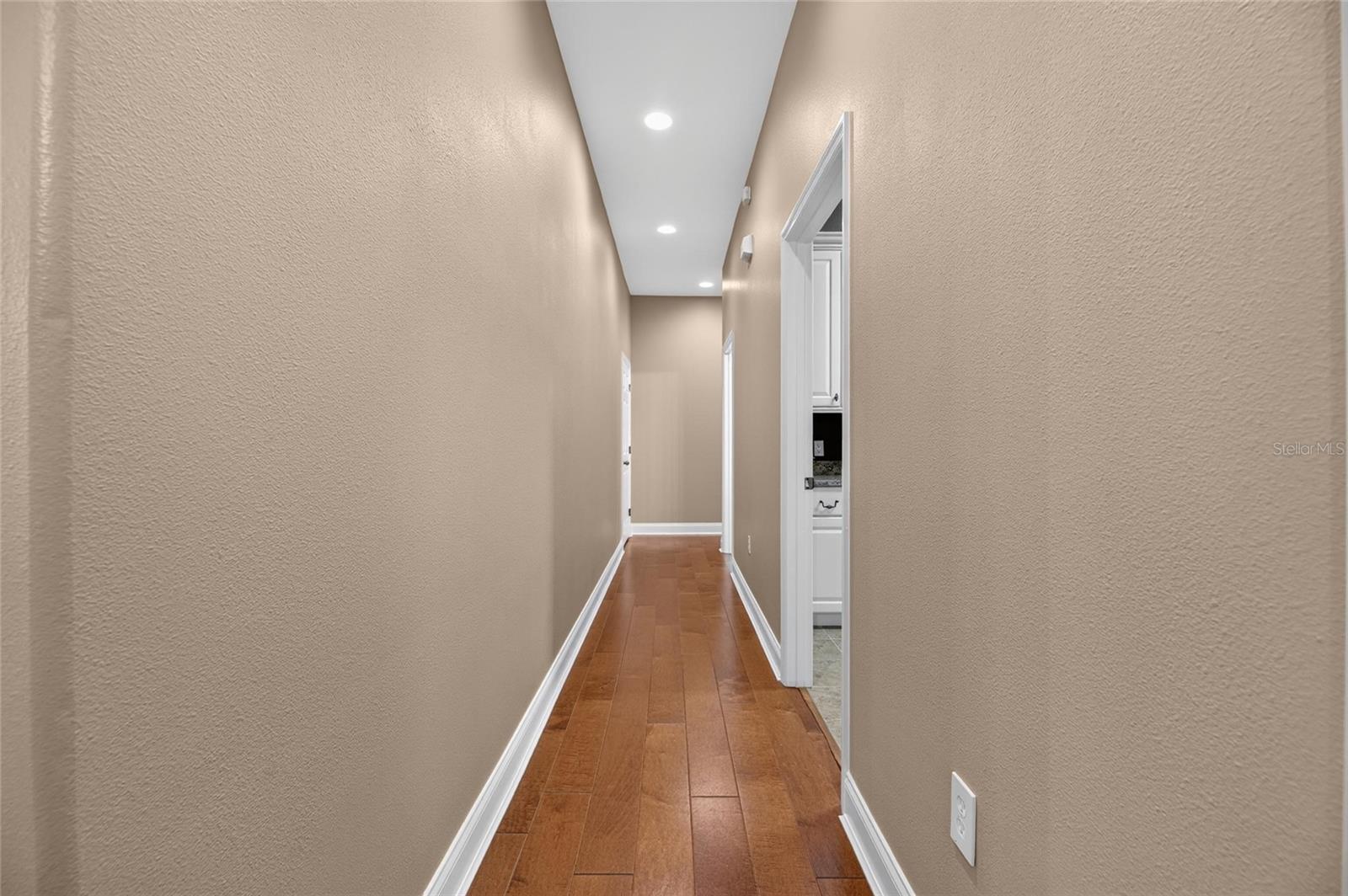 6408 WALKERS GLEN DR