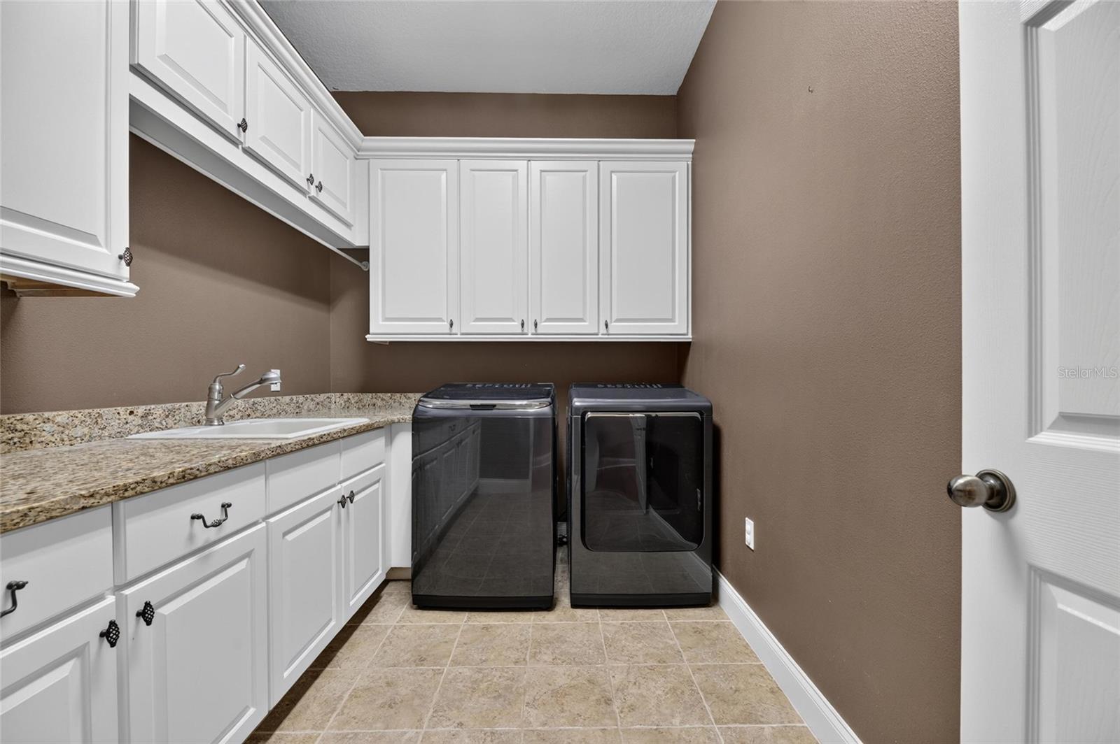 6408 WALKERS GLEN DR