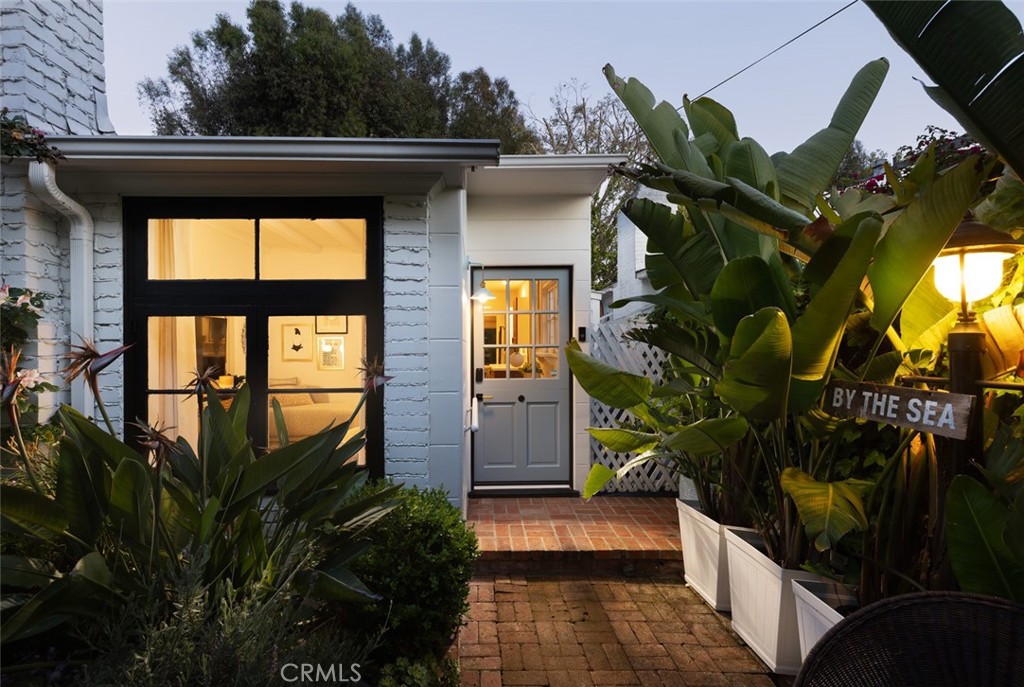 565 Lombardy Lane