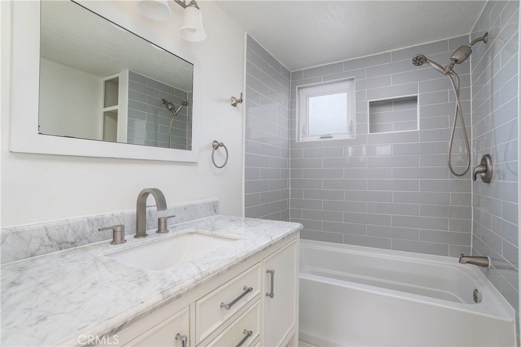 724 N Vine
