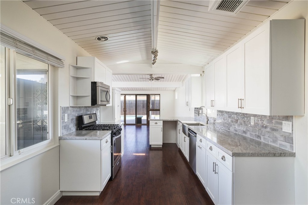 724 N Vine