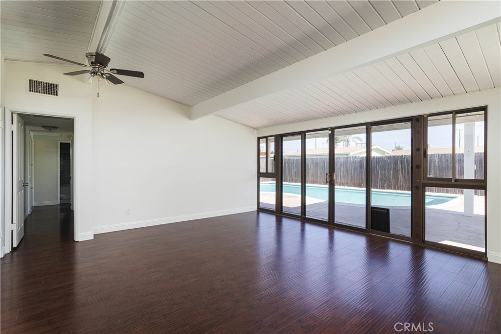 724 N Vine