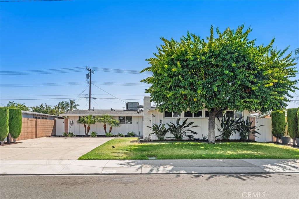 724 N Vine