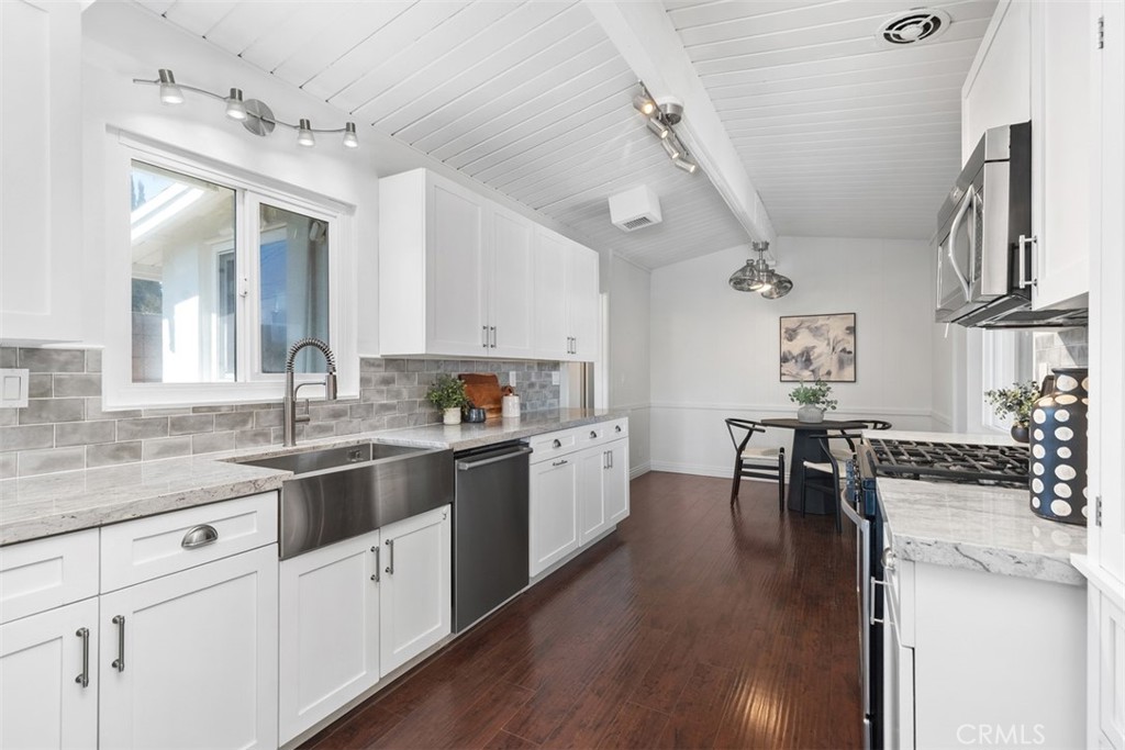 724 N Vine