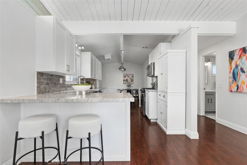 724 N Vine