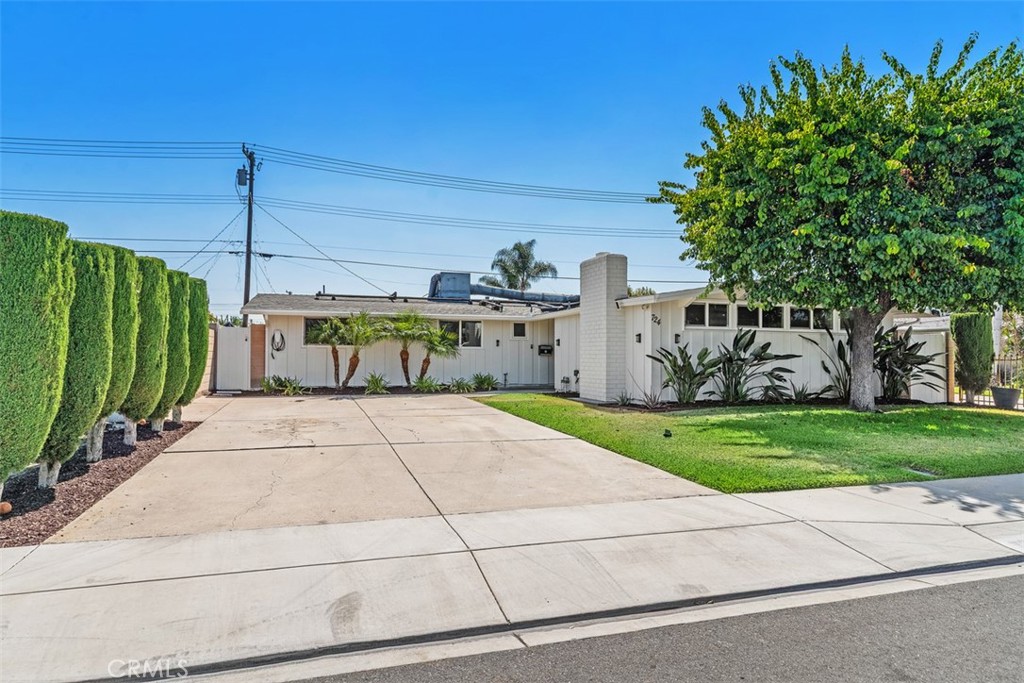 724 N Vine