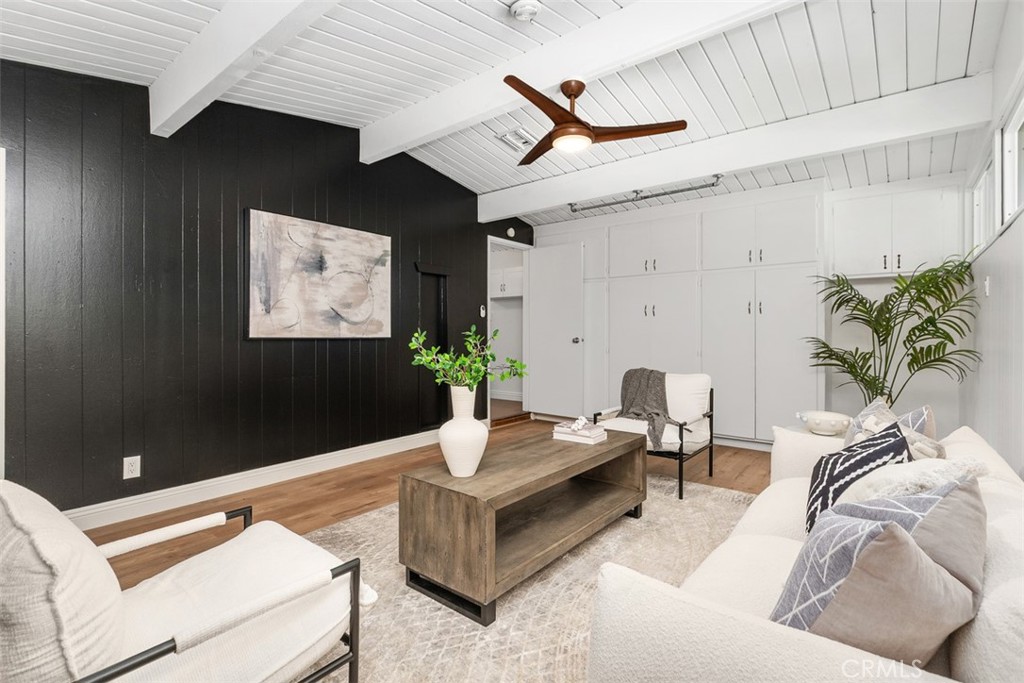 724 N Vine