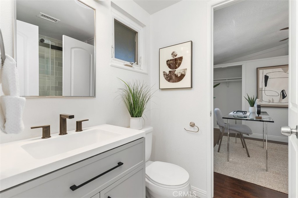 724 N Vine