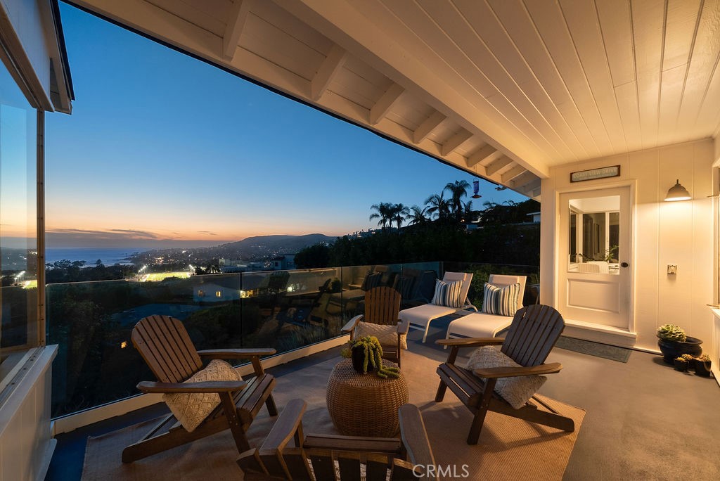 933 Coast View