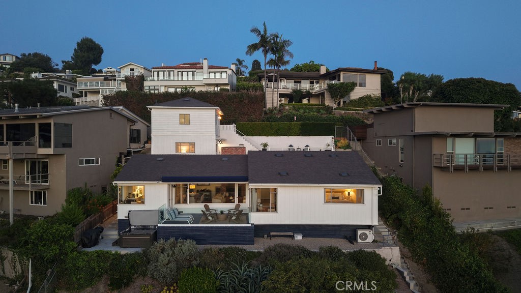 933 Coast View