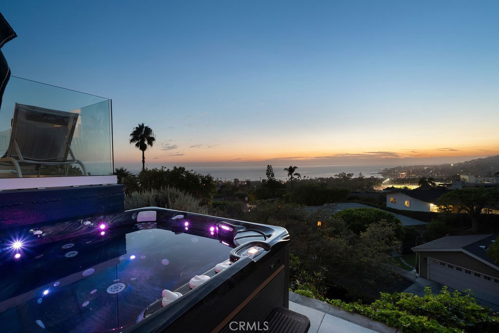 933 Coast View