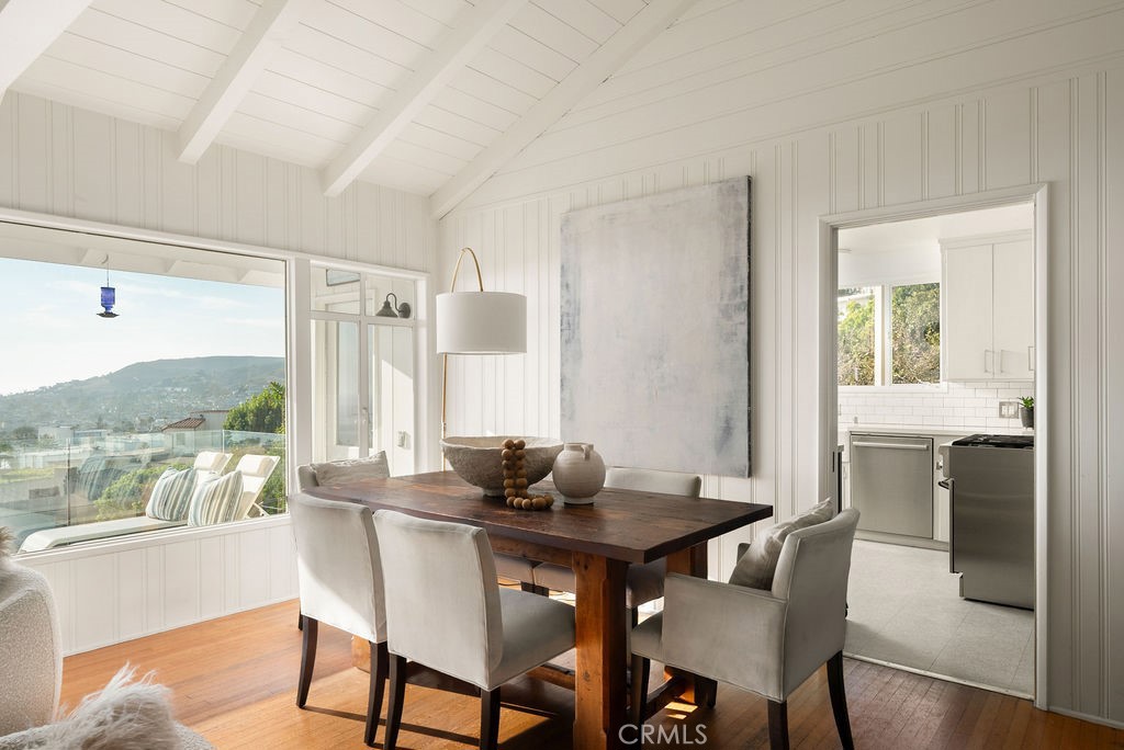 933 Coast View