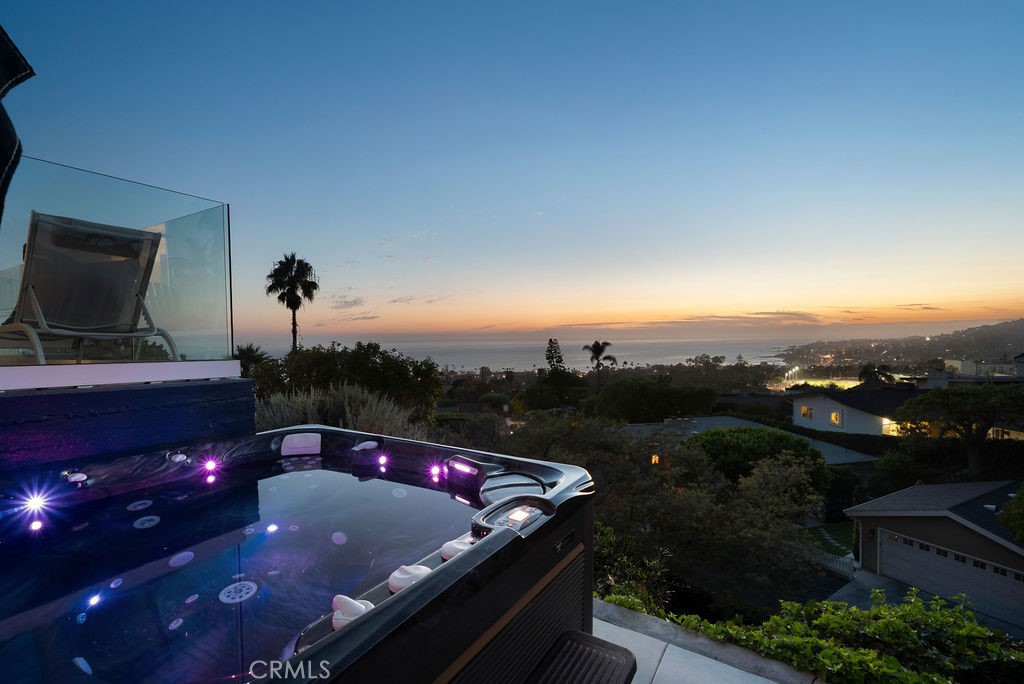 933 Coast View