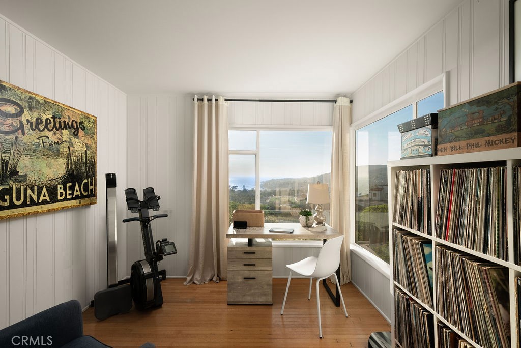933 Coast View
