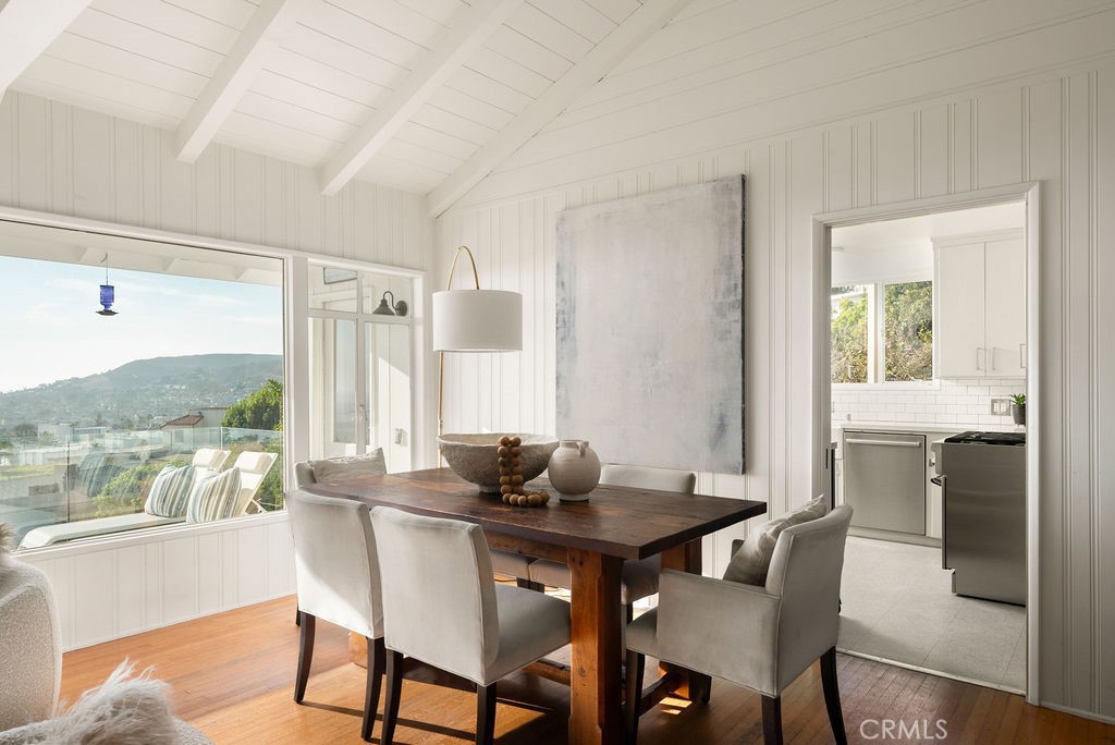 933 Coast View