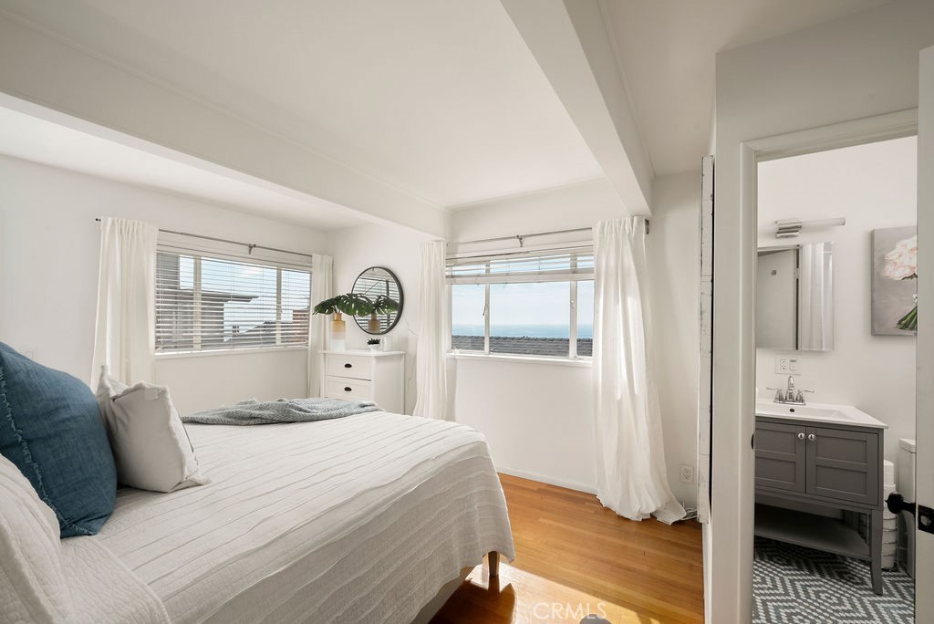 933 Coast View