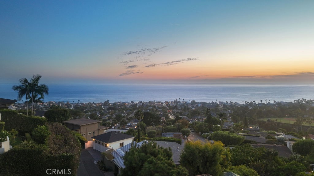 933 Coast View