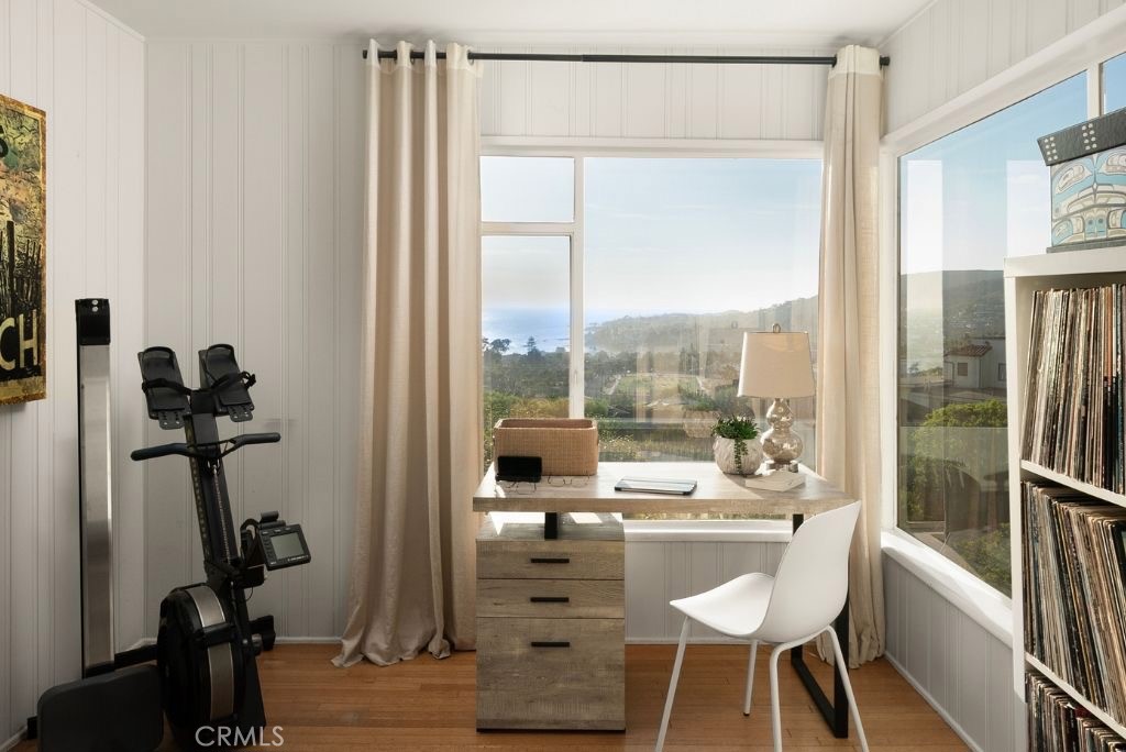 933 Coast View