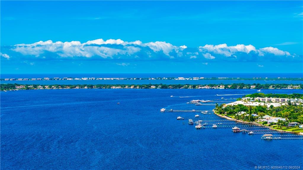 932 SE Riverside Drive