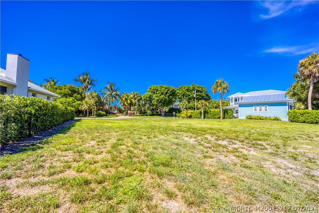932 SE Riverside Drive