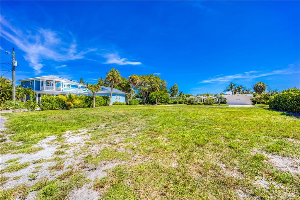 932 SE Riverside Drive