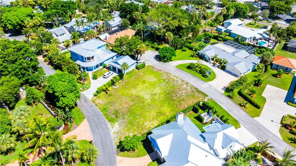 932 SE Riverside Drive