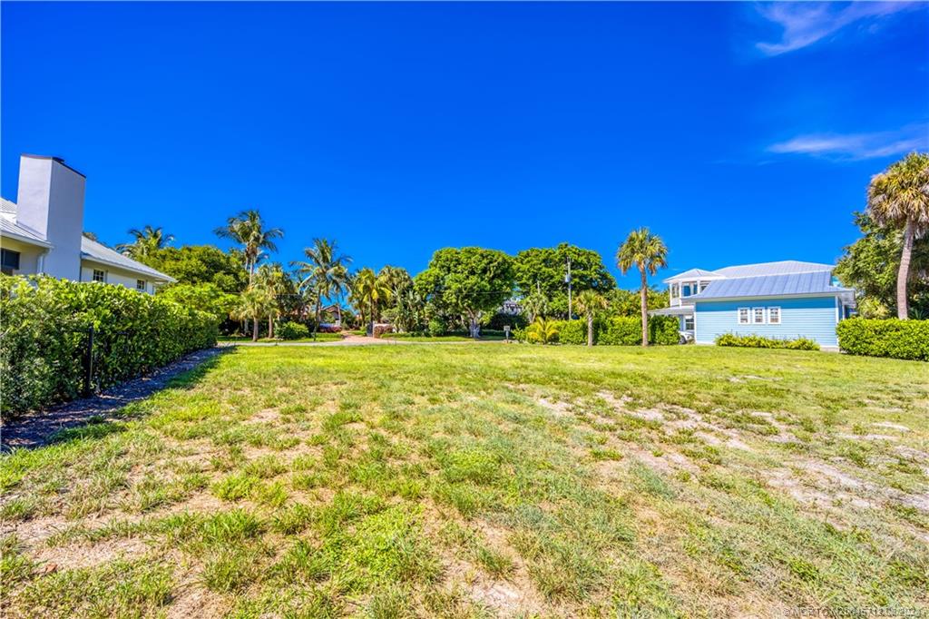 932 SE Riverside Drive