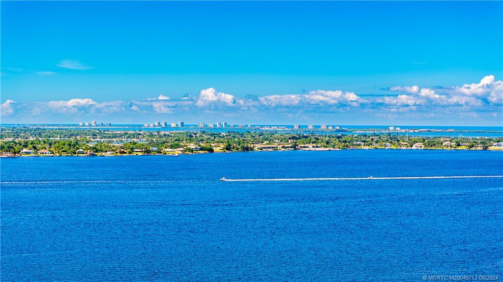 932 SE Riverside Drive