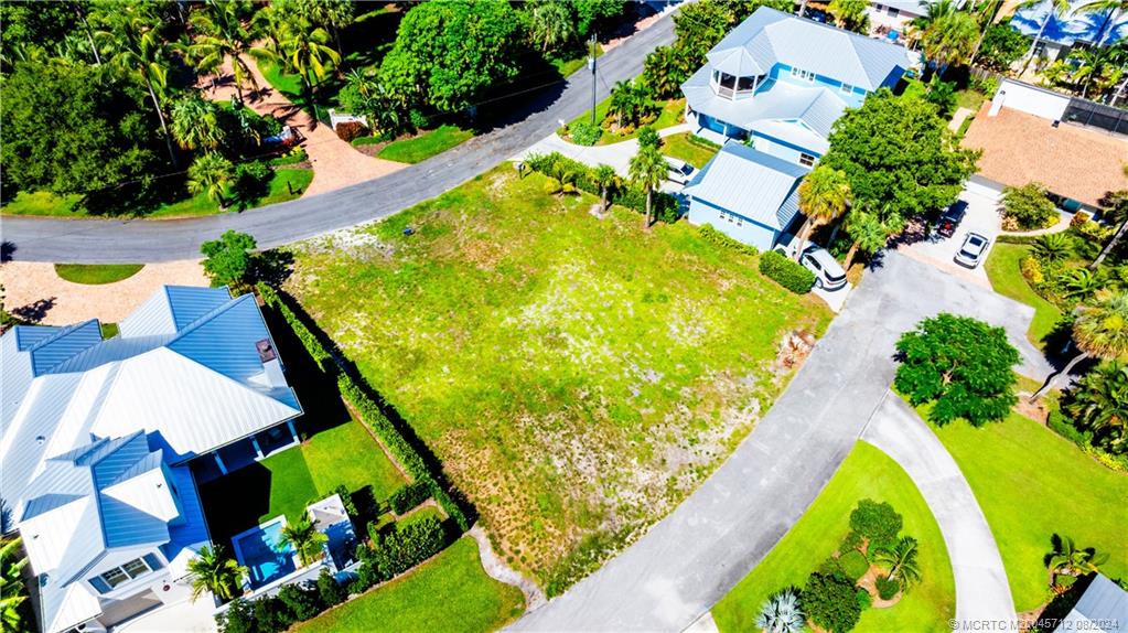 932 SE Riverside Drive