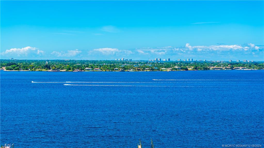 932 SE Riverside Drive