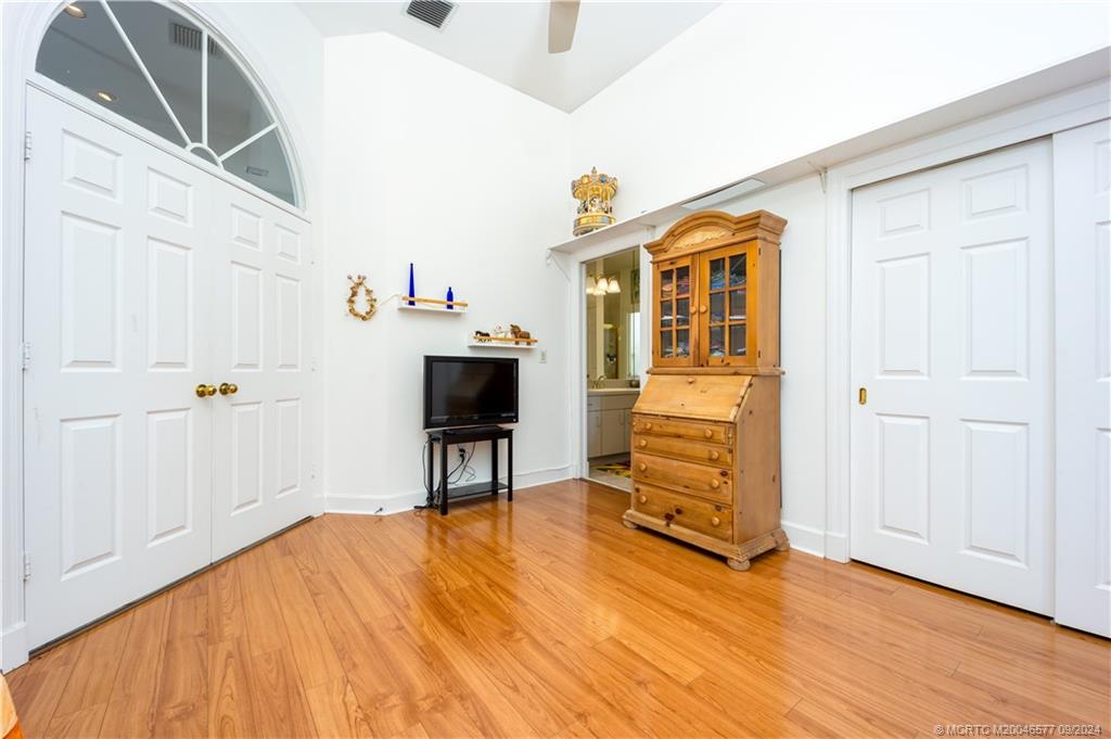 10567 SW Whooping Crane Way