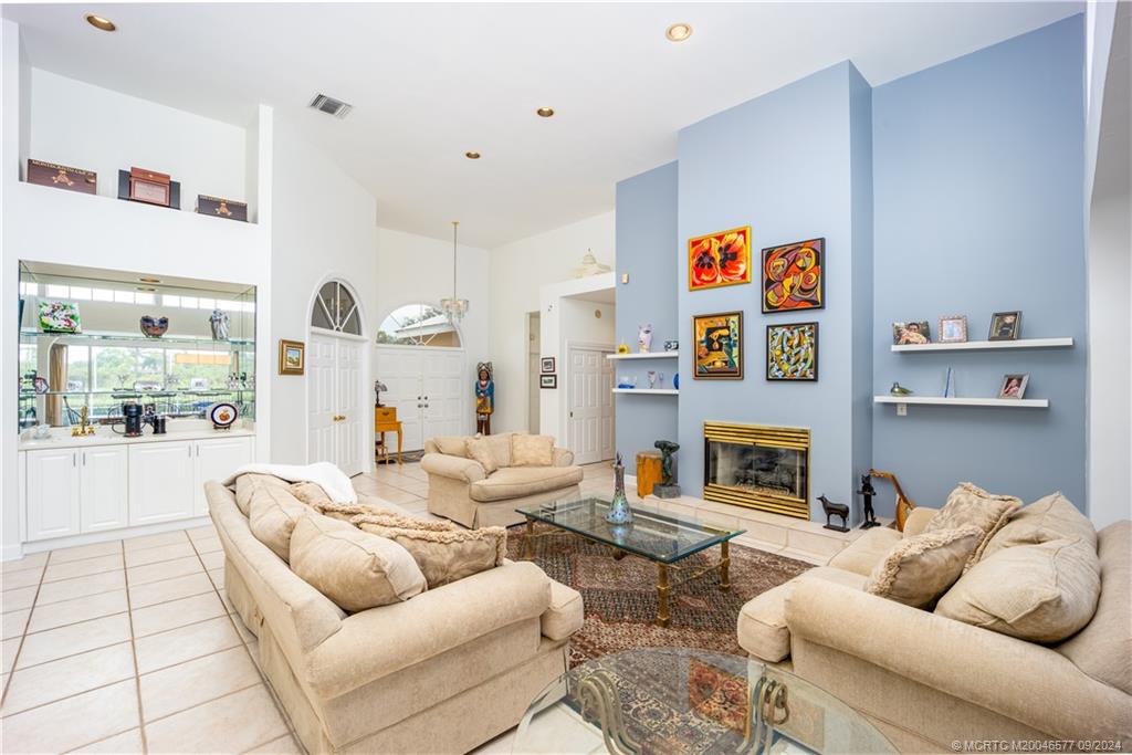 10567 SW Whooping Crane Way