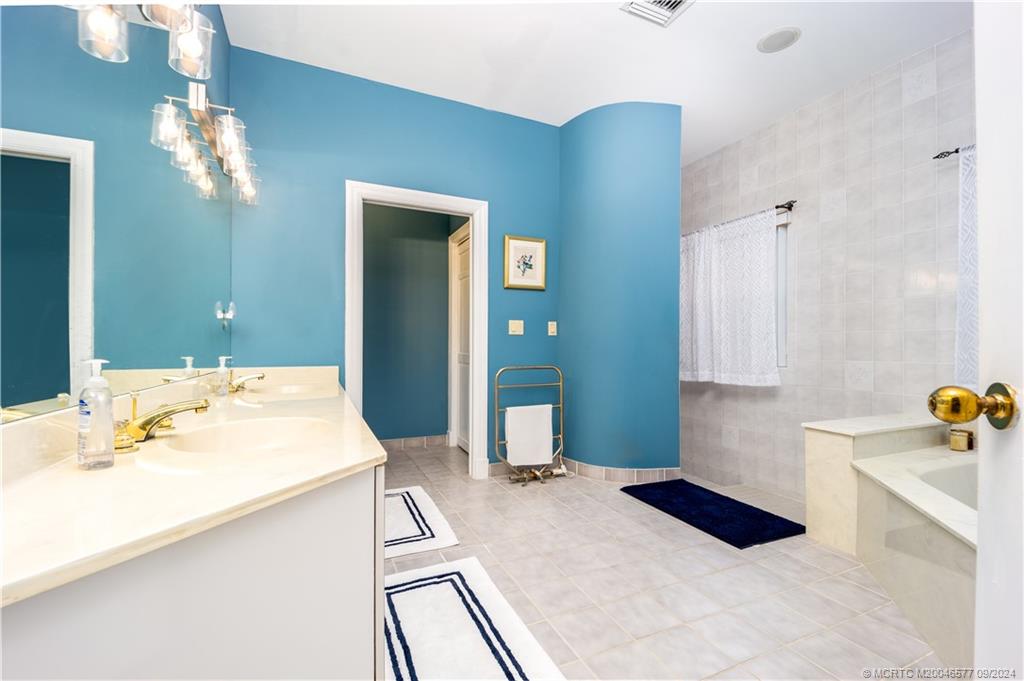 10567 SW Whooping Crane Way