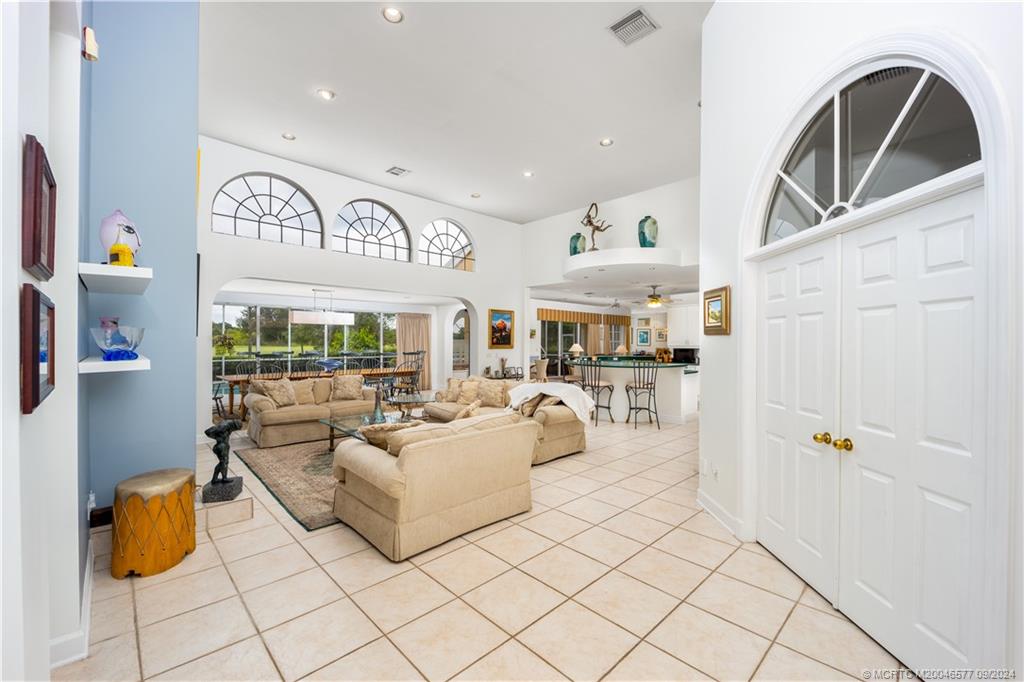 10567 SW Whooping Crane Way